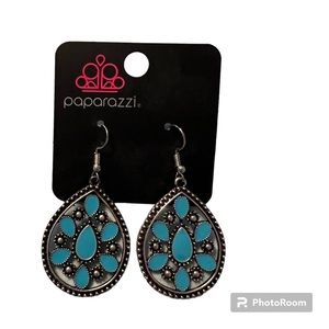 🔷PAPARAZZI: Women’s one size, blue & silver oval w/design earrings, preowned🔷